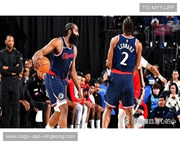 快船三巨头磨合不顺，队内氛围堪忧，快船三巨头时期阵容